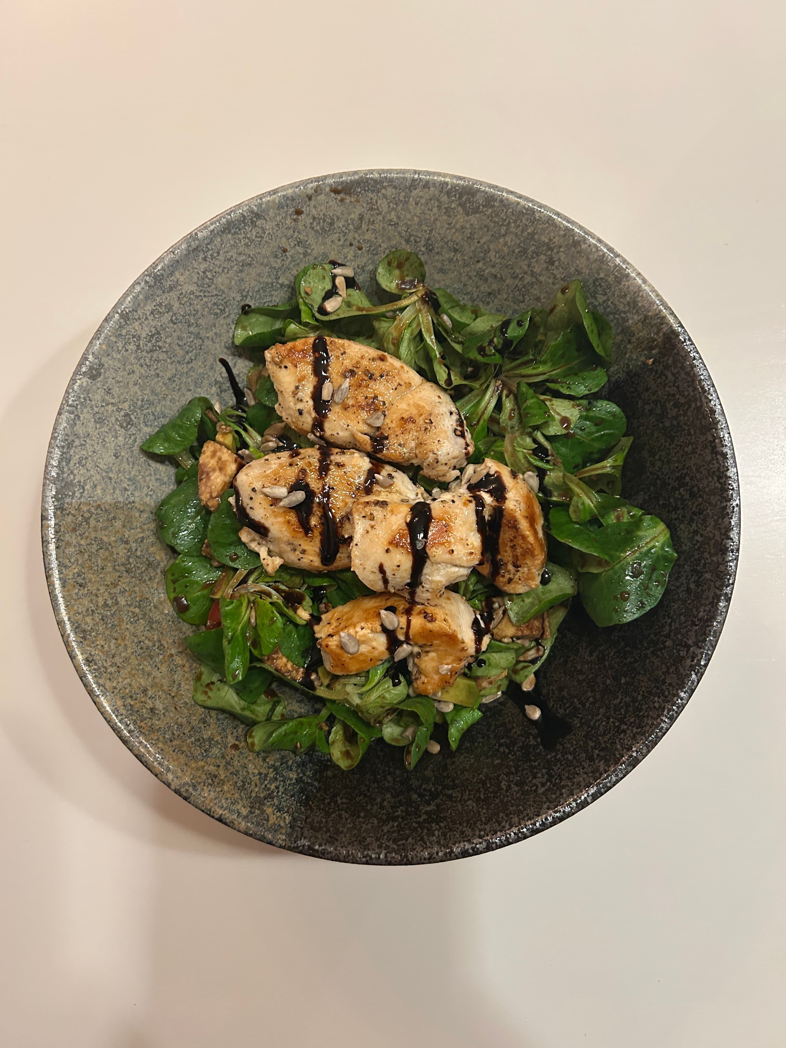 Feldsalat mit Hähnchenbrust