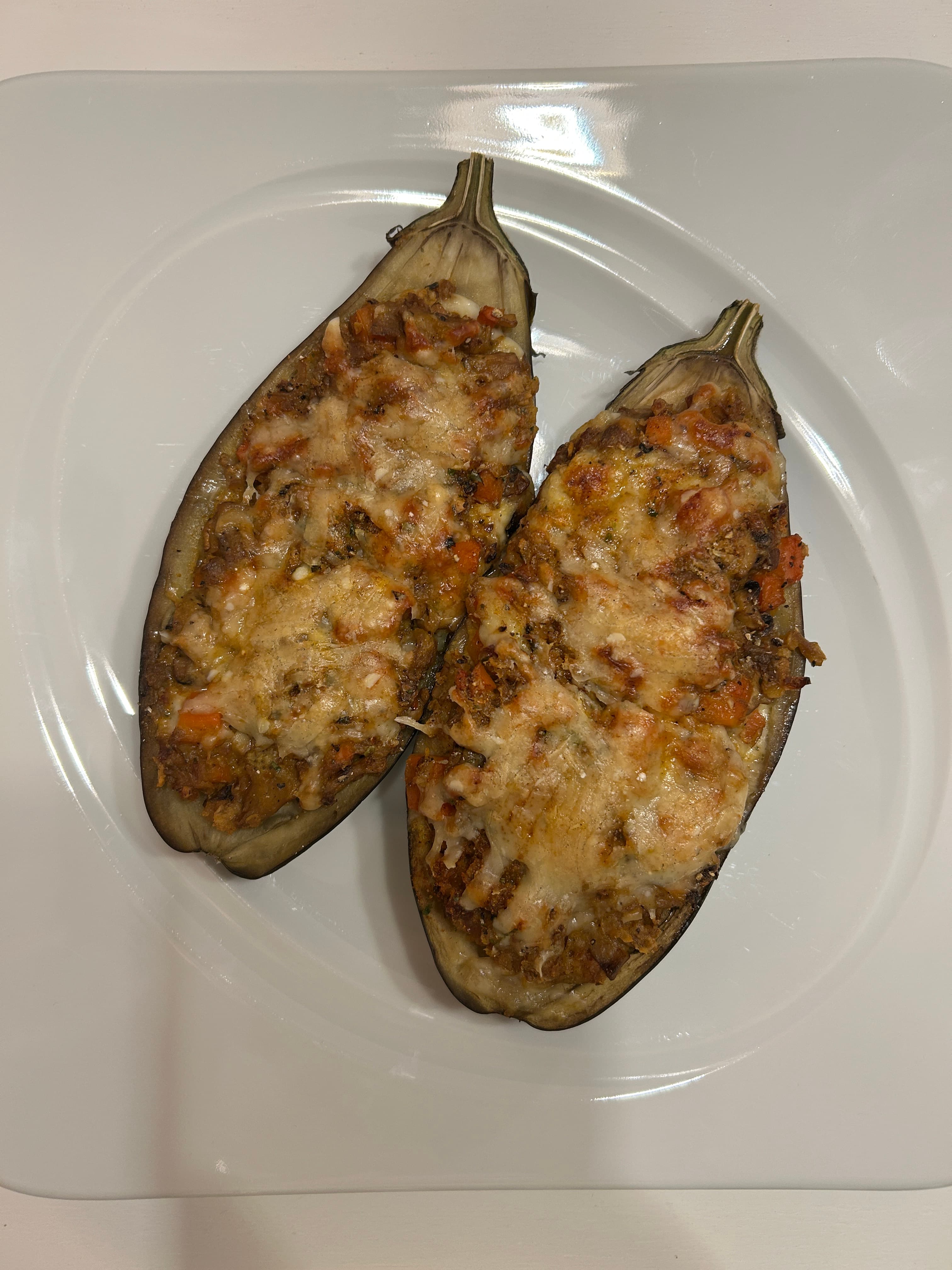 Gefüllte Aubergine überbacken (vegetarisch)