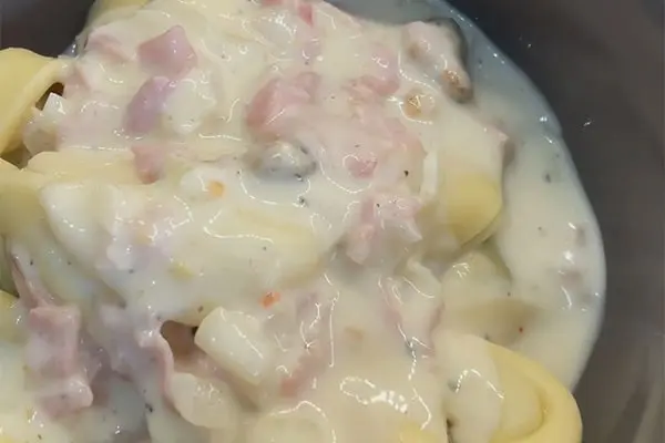 Tortellini in Schinken-Sahne-Soße