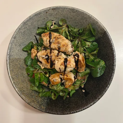Feldsalat mit Hähnchenbrust